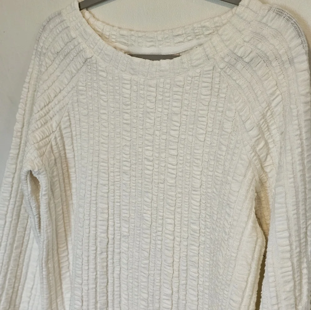 Soft Surroundings Textured  Back Button Cream Tunic Top